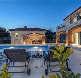3 bedroom villa with pool, near Zadar, sleeps 8